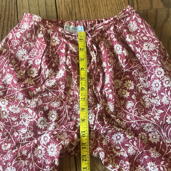 Jennifer Moore Red and Cream Silk Cropped Pants - Picture 10 of 12